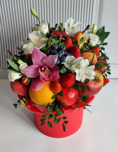 Фруктово-ягодная коробка «Сочный микс»