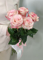 Букет из 5 нежно-розовых роз