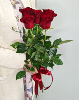 Букет из 5 красных роз 50 см