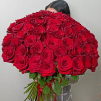 Букет из 55 красных роз 70 см