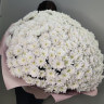 Букет из 65 белой хризантемы