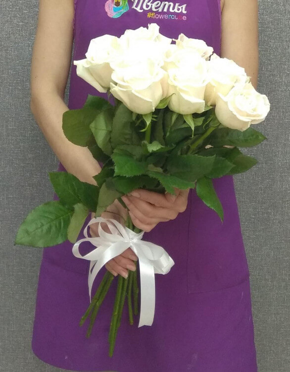 Букет из 11 роз белый (50 см)