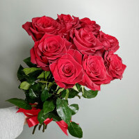 Букет из 9 роз красный (60 см)