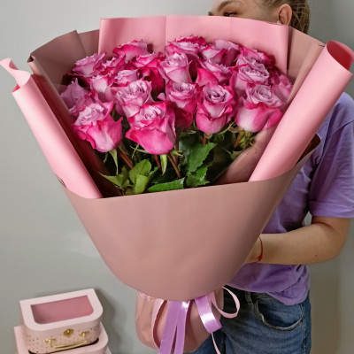 Букет из 25 лиловых роз