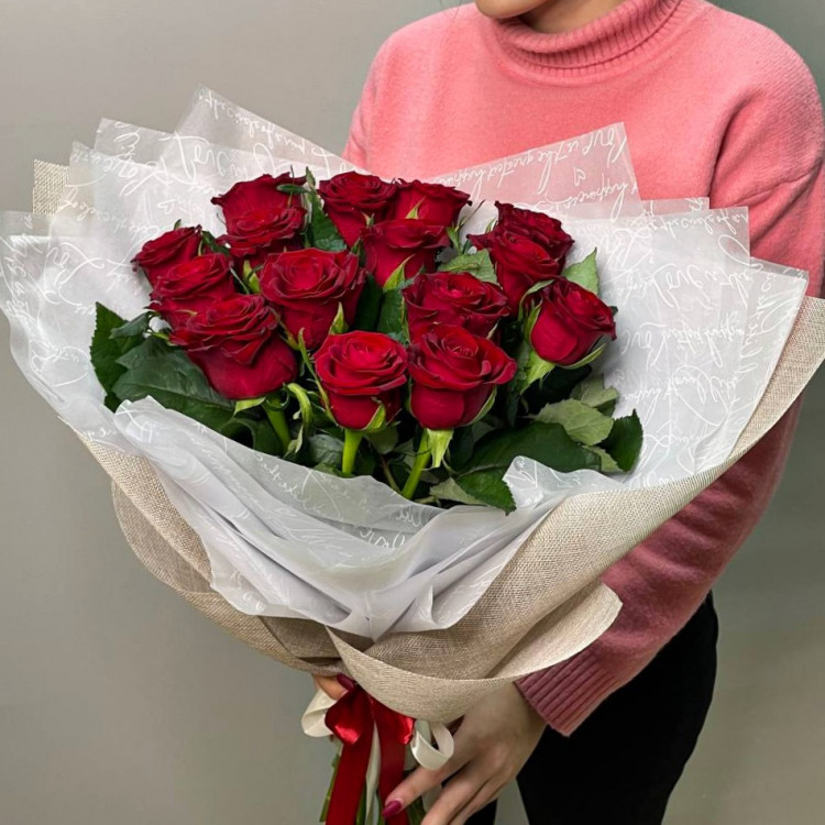 Букет из 17 красных роз (Россия)