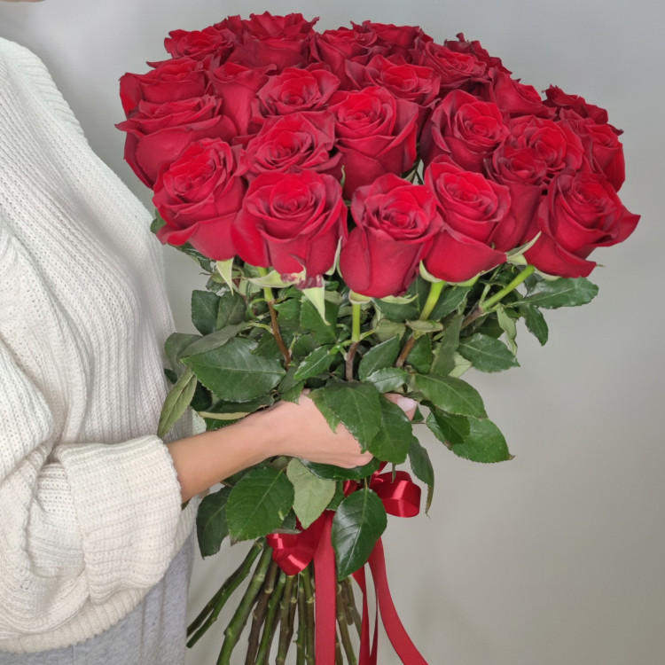 Букет из 25 роз красный (80 см)