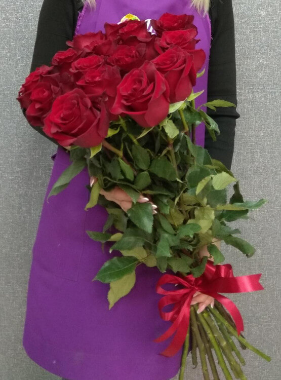 Букет из 11 роз красный (80 см)