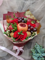 Фруктово-ягодный букет «Гранатовый браслет»