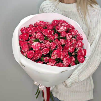 Букет из 19 кустовых роз Fireworks