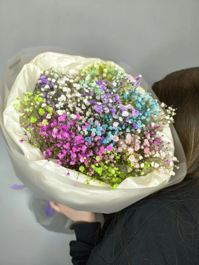 Букет из цветной гипсофилы