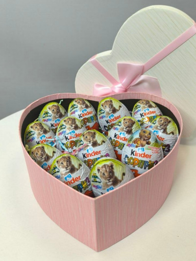 Коробочка сердце с киндерами