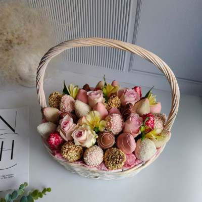 Корзина Клубника в шоколаде №1