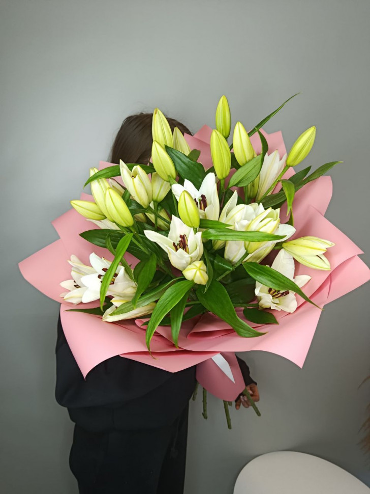 Букет из 5  Лилий 