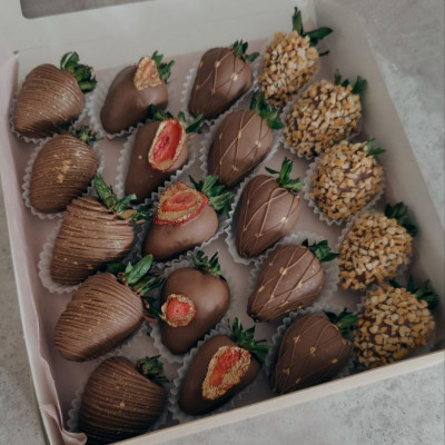 Коробка Клубника в шоколаде №7