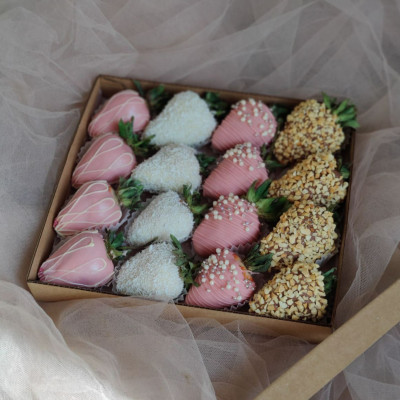 Коробка Клубника в шоколаде №10