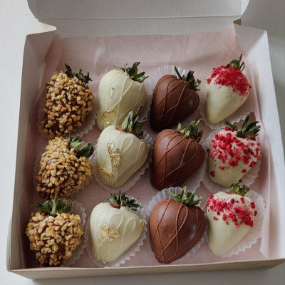 Коробка Клубника в шоколаде №12