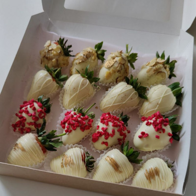 Коробка Клубника в шоколаде №13