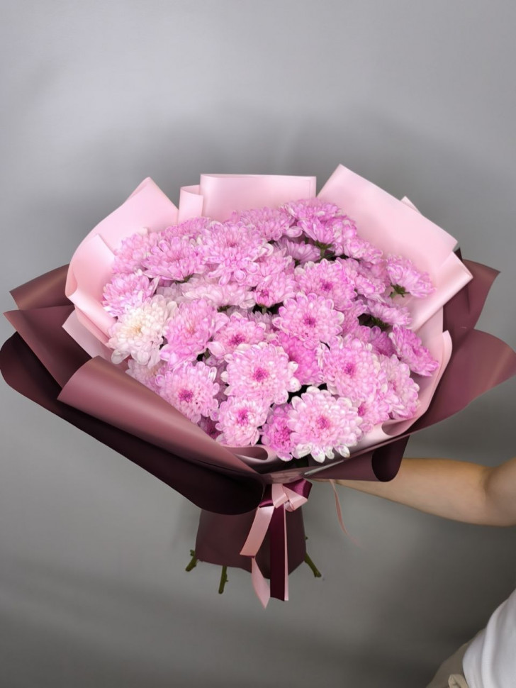Букет из 11 розовых кустовых хризантем Алтай