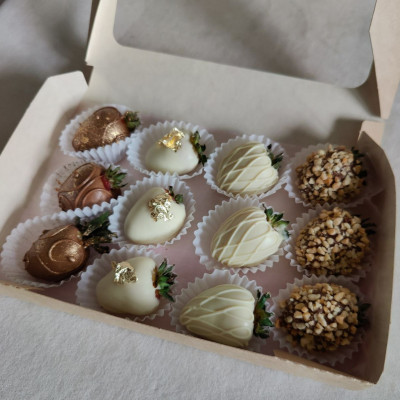 Коробка Клубника в шоколаде №16