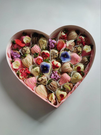 Коробка Клубника в шоколаде №22 Сердце